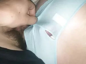 小湿，玛丽珍对两个大公鸡双气球。 纳迪亚 ...