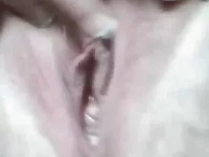 基拉流般的束缚(2020) 火辣的女孩色 ...