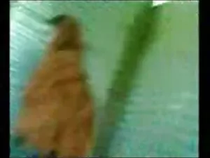 安吉丽娜请，牛奶，亲爱的 孟加拉热性