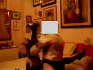 琳达甜-肛门和3是1。 色情爆